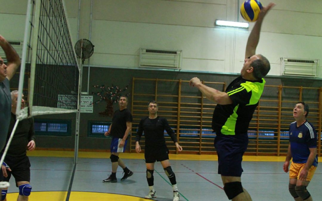 El equipo latino que lucha por la liga de voleibol en Israel