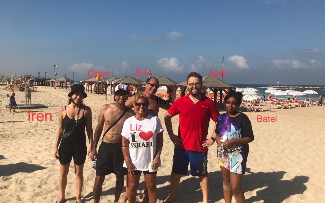 Limpiar las playas de Tel Aviv, el granito de arena de los voluntarios