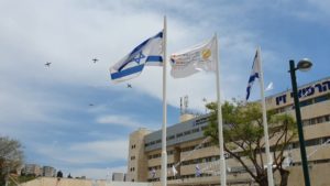 El Centro médico Ziv, situado en la ciudad norteña de Safed, comenzó a usar drones para transporte de material médico y así evitar el tráfico.