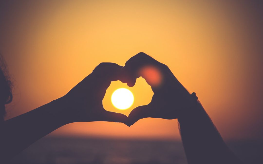 La luz solar hace que nos enamoremos, según estudio israelí