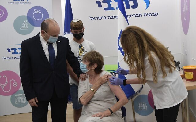Israel primer país en ofrecer tercera dosis de vacuna contra coronavirus a los de 50 años para arriba