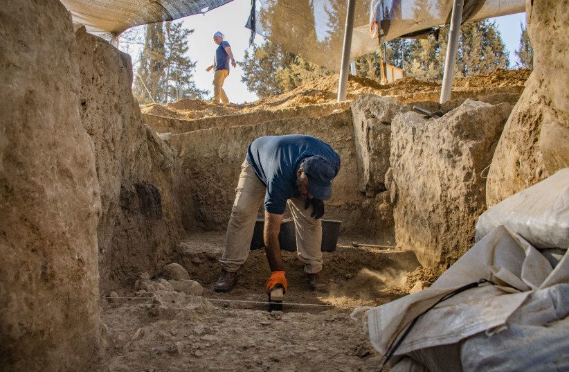 Se descubre en Israel puerta más antigua, de cinco milenios y medio